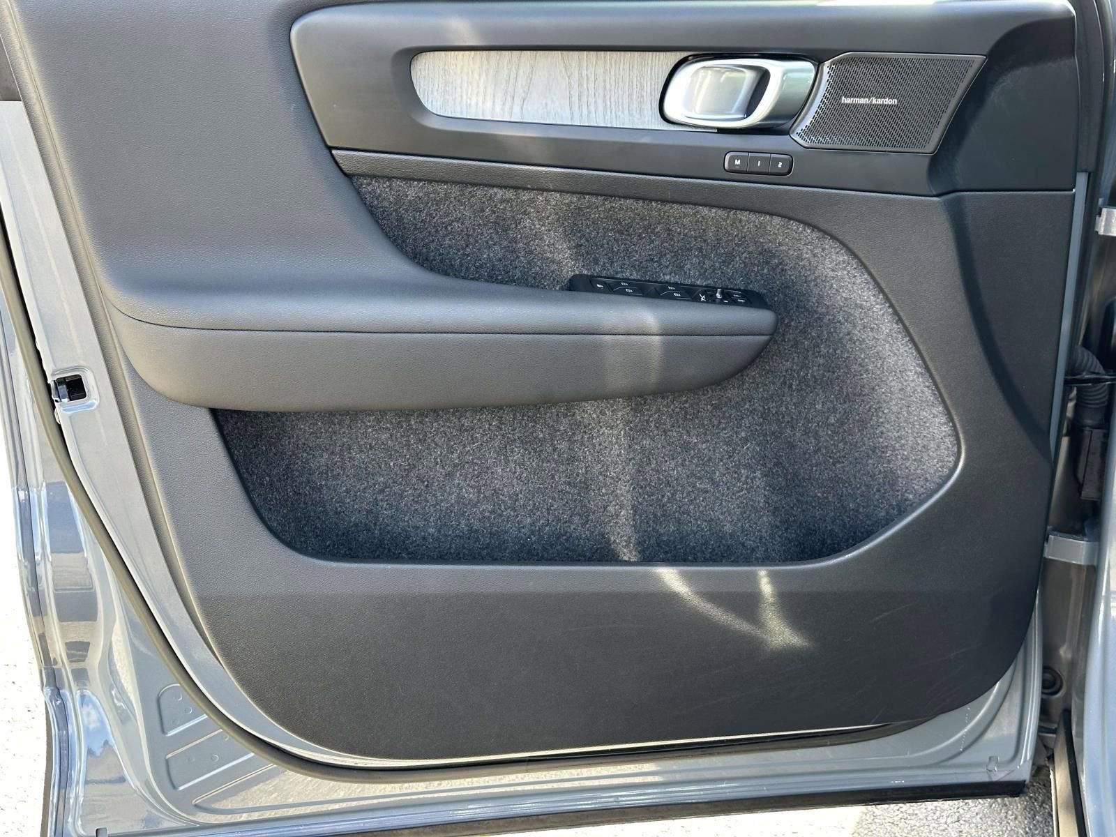 Used 2023 Volvo XC40 B5 Plus w/ Driver Assist Package image 20