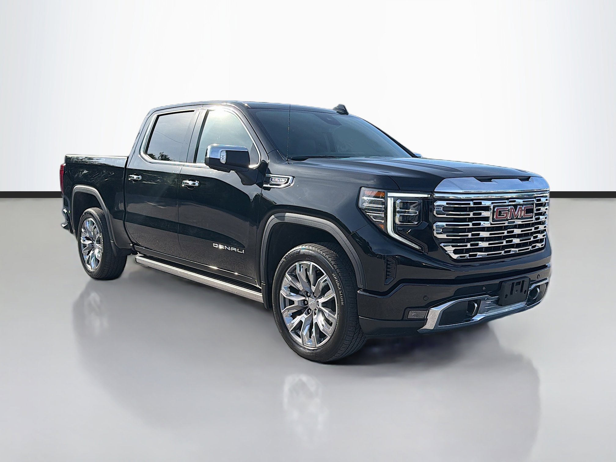 Used 2024 GMC Sierra 1500 Denali w/ Denali Reserve Package AWD/4WD image 7