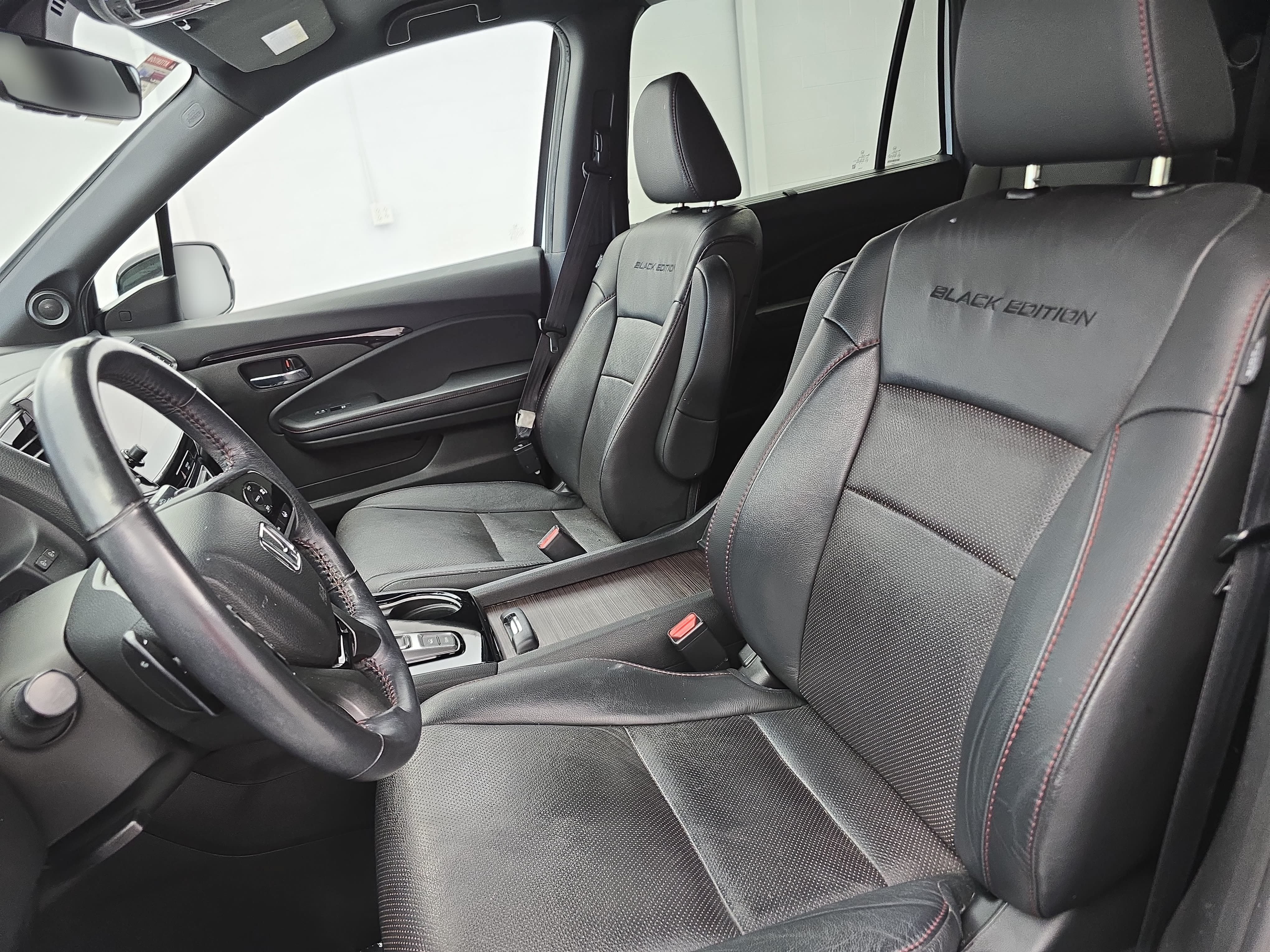 Used 2022 Honda Pilot Black Edition image 16