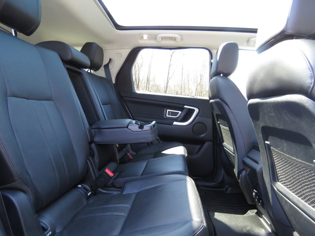 Used 2019 Land Rover Discovery Sport HSE image 16