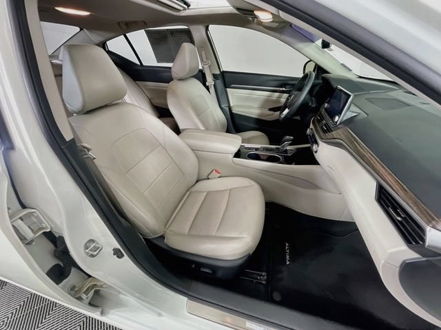 Used 2020 Nissan Altima 2.0 Platinum FWD image 31
