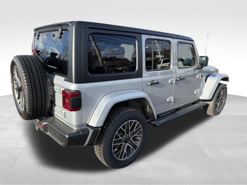 Certified 2023 Jeep Wrangler Unlimited Sahara w/ Cold Weather Group image 11