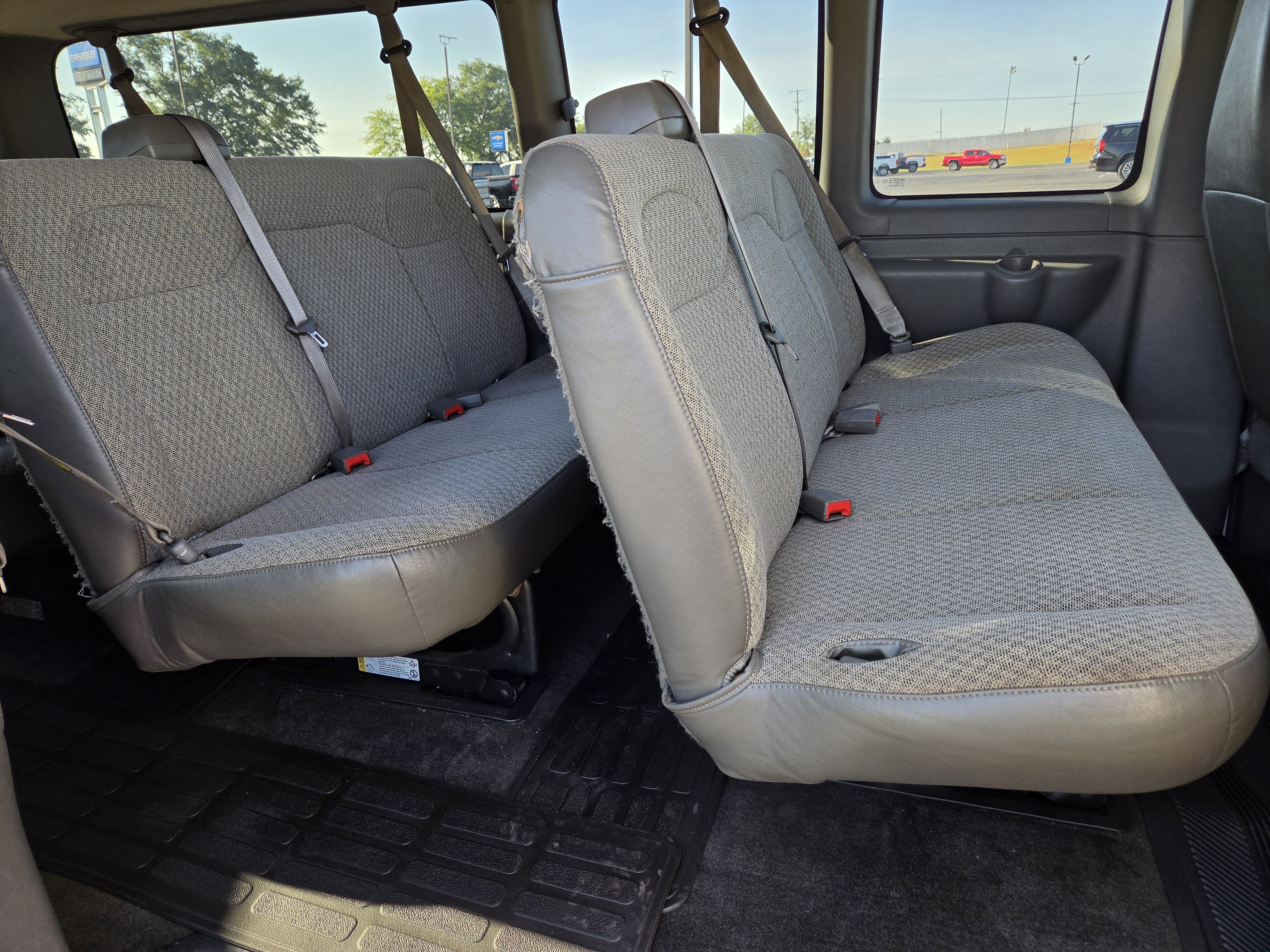 Used 2016 GMC Savana 3500 LT w/ LT Preferred Equipment Group RWD image 26
