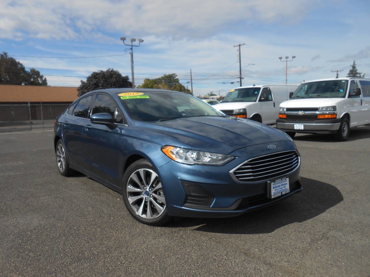 Used 2019 Ford Fusion SE image 1