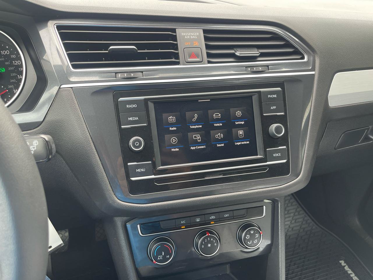 Used 2020 Volkswagen Tiguan S AWD/4WD image 11