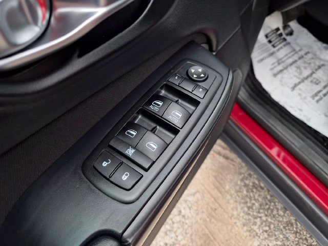 Used 2015 Jeep Cherokee Latitude w/ Comfort/Convenience Group AWD/4WD image 14