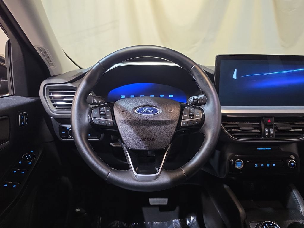 Used 2025 Ford Escape Platinum AWD/4WD image 11