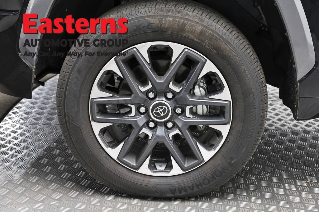 Used 2024 Toyota Tundra Limited AWD/4WD image 36