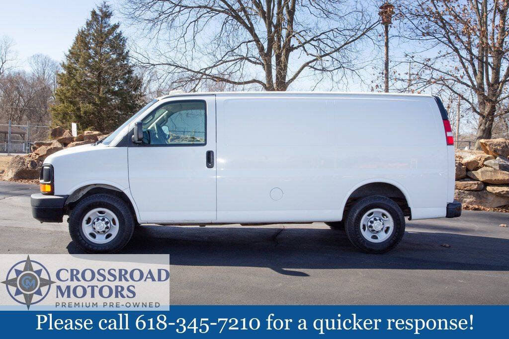 Used 2016 Chevrolet Express 2500 RWD image 3