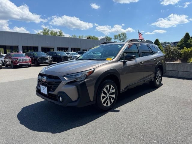 Used 2024 Subaru Outback Premium AWD/4WD image 3