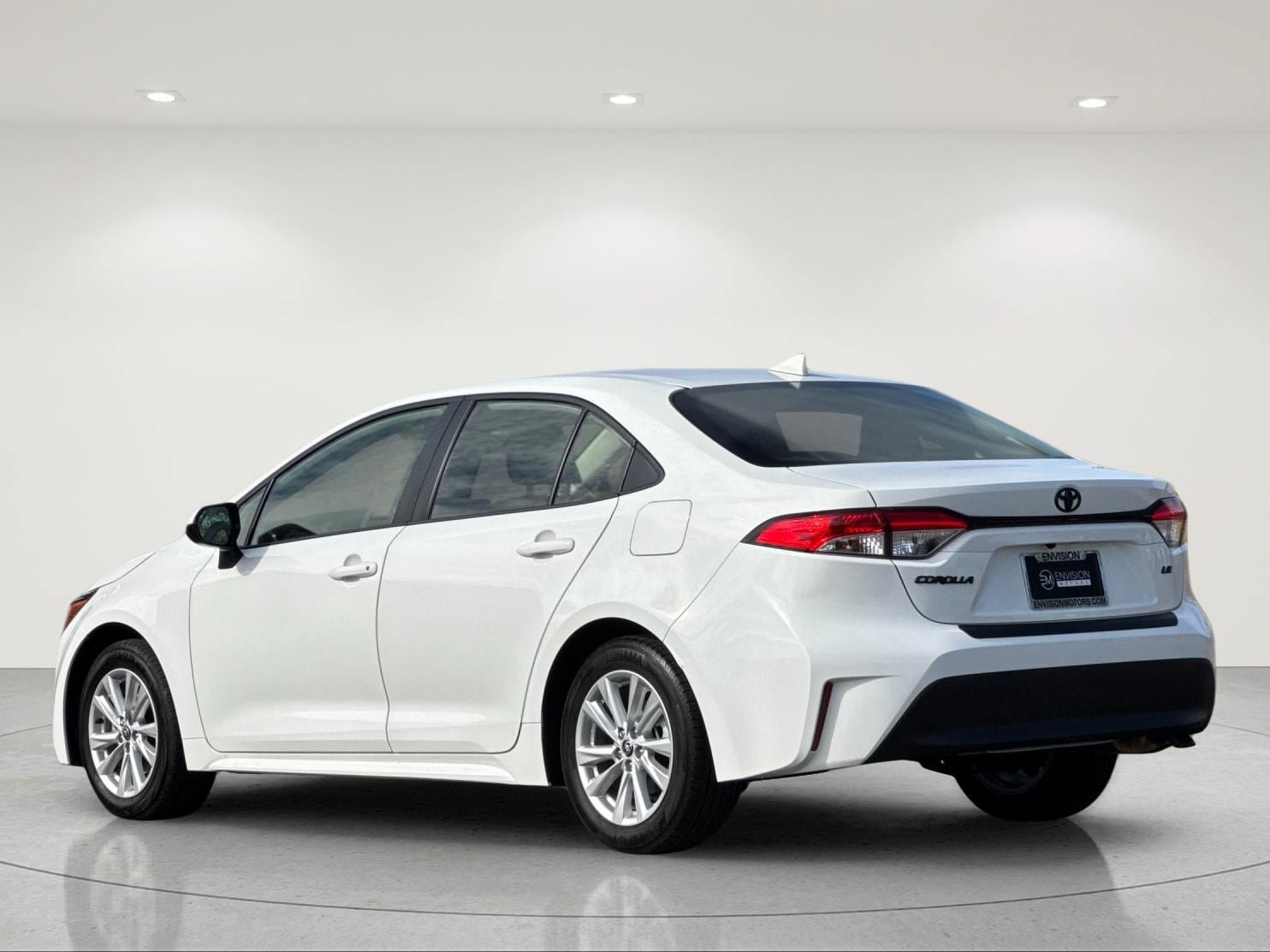 Used 2026 Toyota Corolla LE w/ LE Premium Package FWD image 4