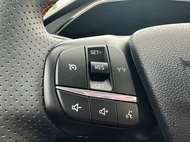 Used 2025 Ford Escape ST-Line AWD/4WD image 16