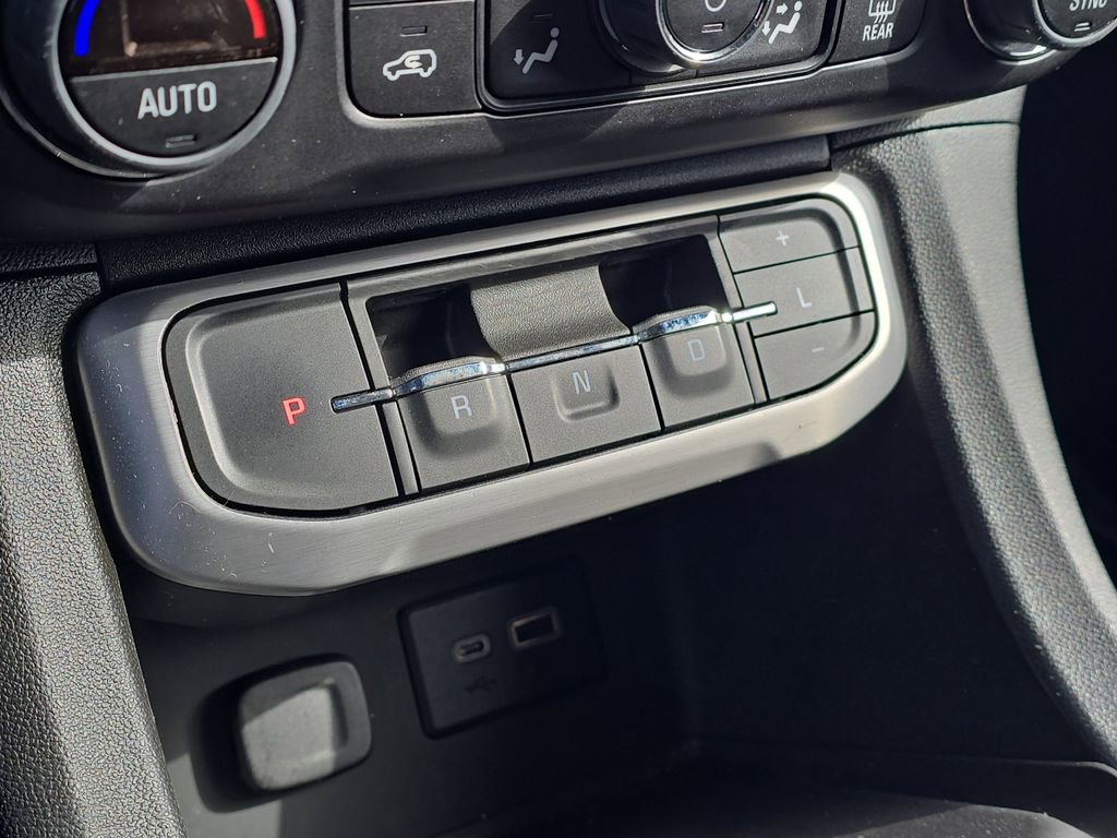 Used 2023 GMC Acadia SLE image 25