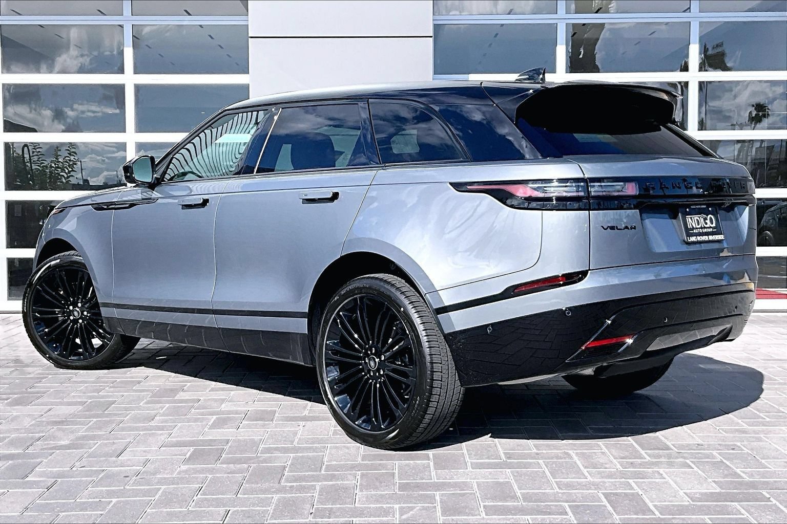 New 2026 Land Rover Range Rover Velar Dynamic SE AWD/4WD image 3