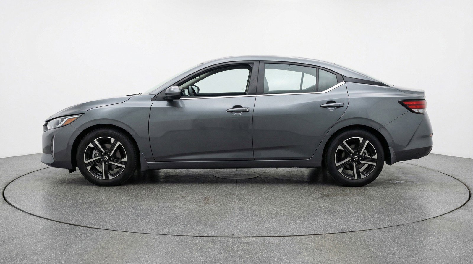 Used 2025 Nissan Sentra SV FWD image 5
