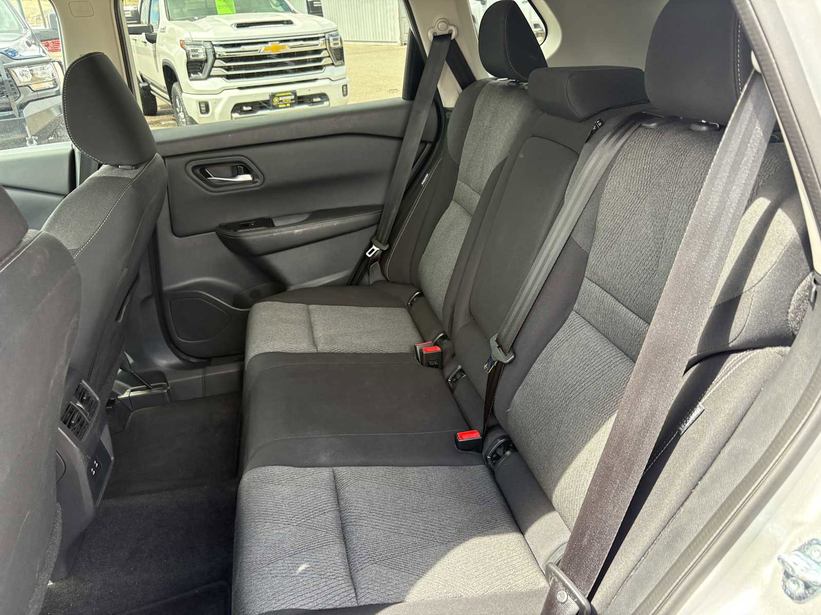 Used 2025 Nissan Rogue SV AWD/4WD image 27