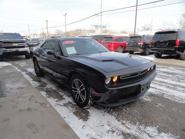 Used 2019 Dodge Challenger SXT image 5