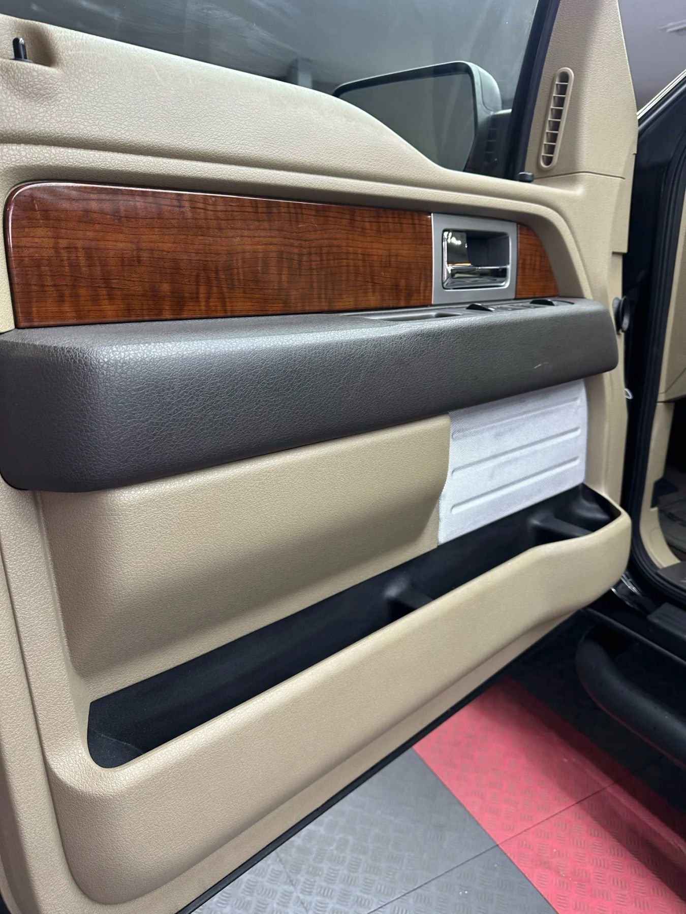 Used 2009 Ford F150 Lariat image 10