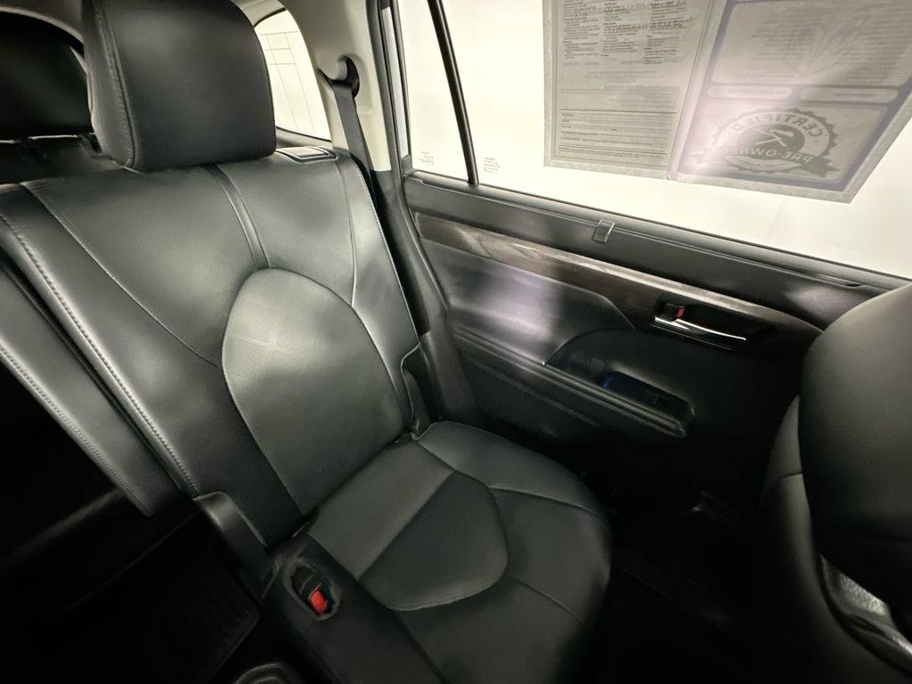 Used 2022 Toyota Highlander Platinum FWD image 14