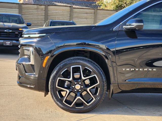 Used 2025 Chevrolet Traverse High Country FWD image 16