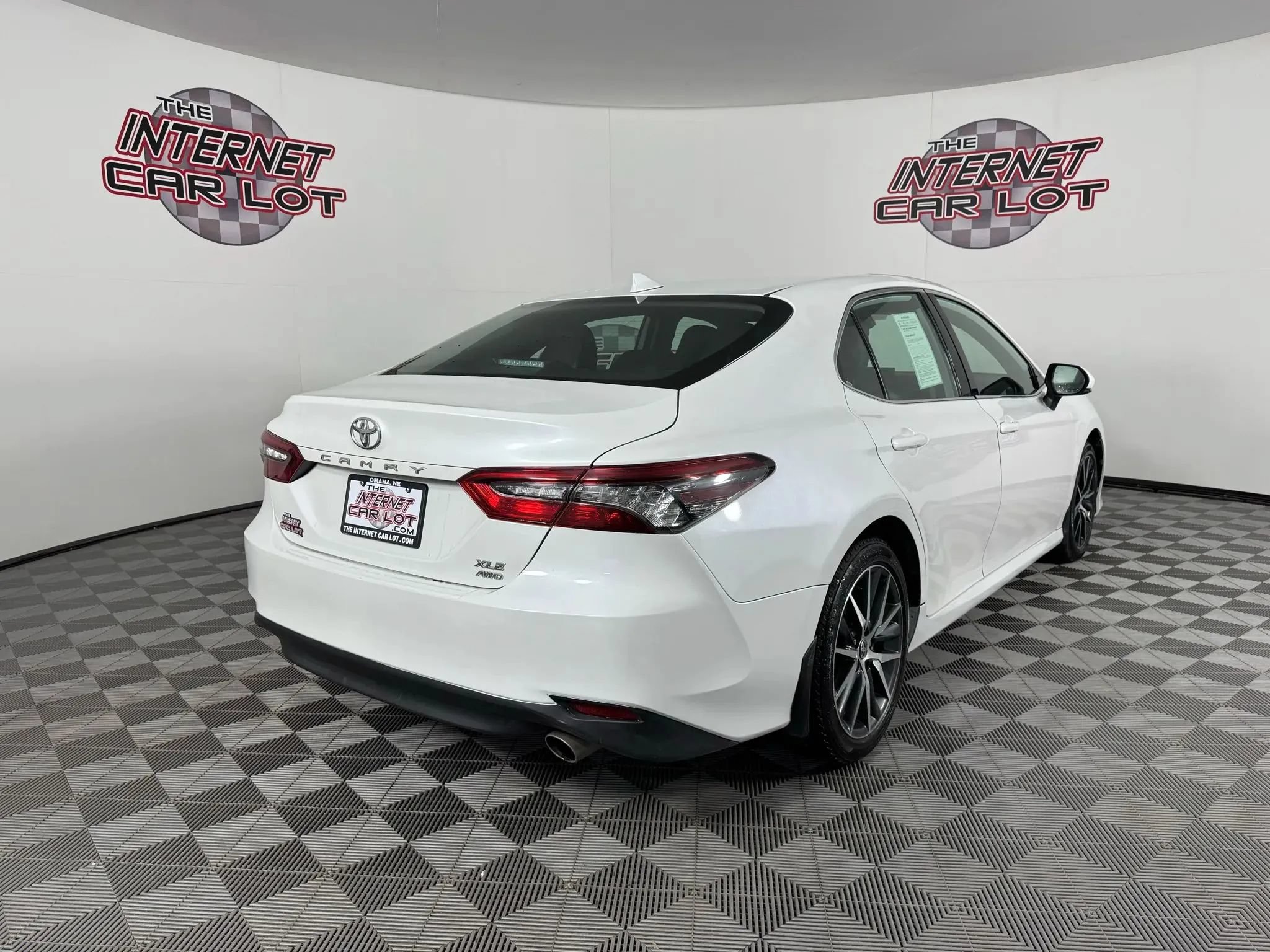 Used 2024 Toyota Camry XLE w/ Cold Weather Package AWD/4WD image 7