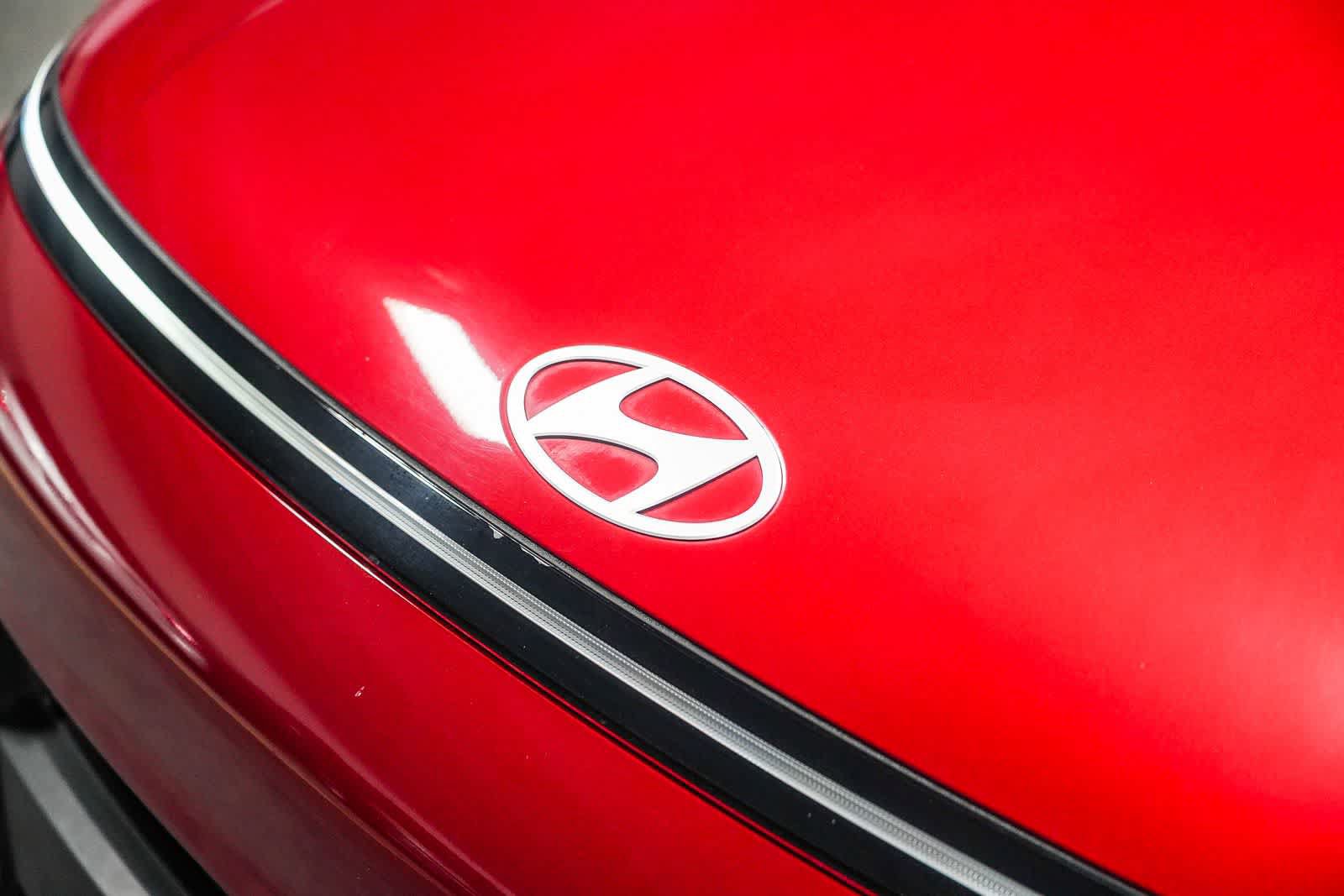 Used 2024 Hyundai Kona SEL w/ Convenience Package FWD image 3