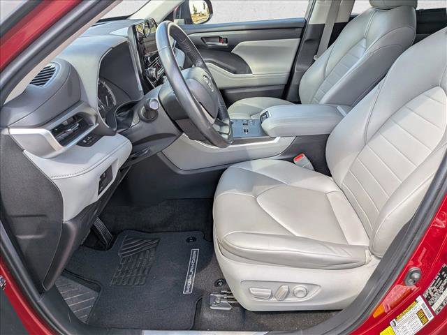 Used 2023 Toyota Highlander XLE image 16