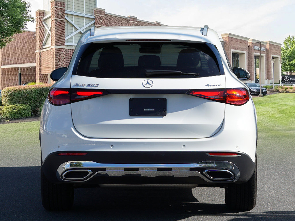 Used 2025 Mercedes-Benz GLC 300 4MATIC image 5