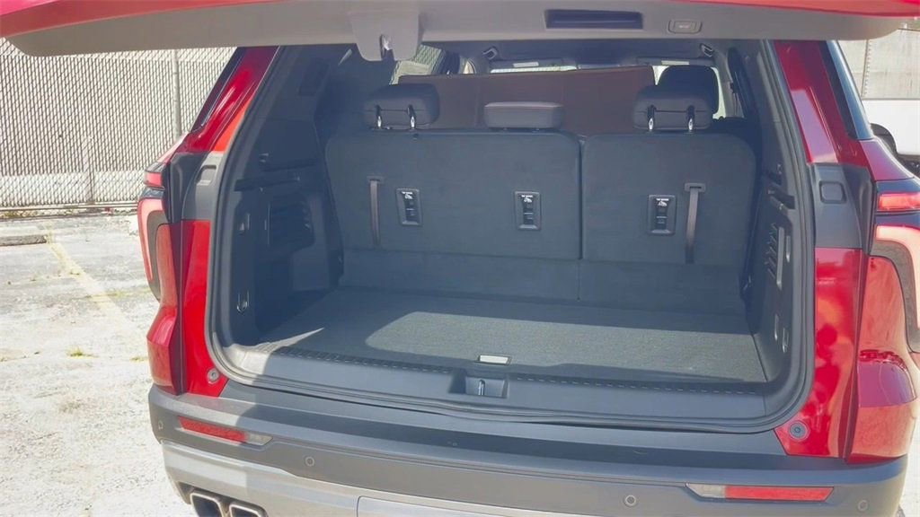 New 2025 Chevrolet Traverse LT w/ LPO, Floor Liner Package image 21