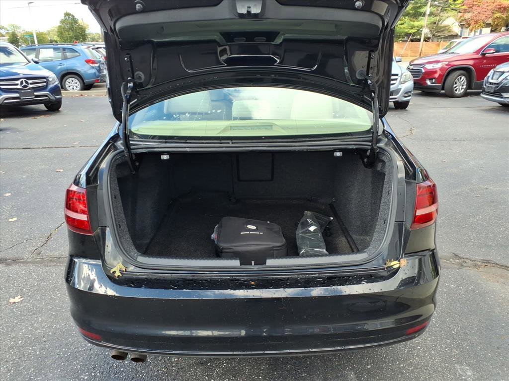 Used 2018 Volkswagen Jetta SE image 12