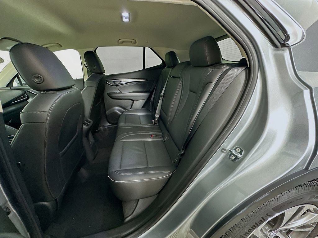 Used 2023 Buick Envision Essence image 32