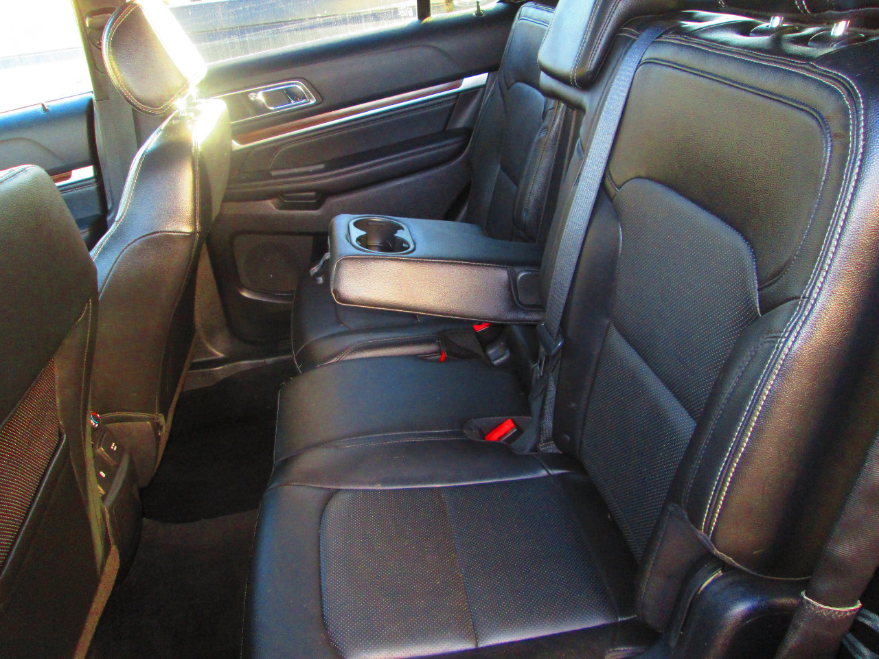 Used 2016 Ford Explorer Limited w/ Equipment Group 301A image 7