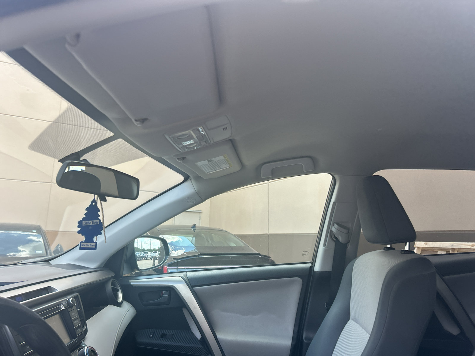 Used 2015 Toyota RAV4 LE AWD/4WD image 13