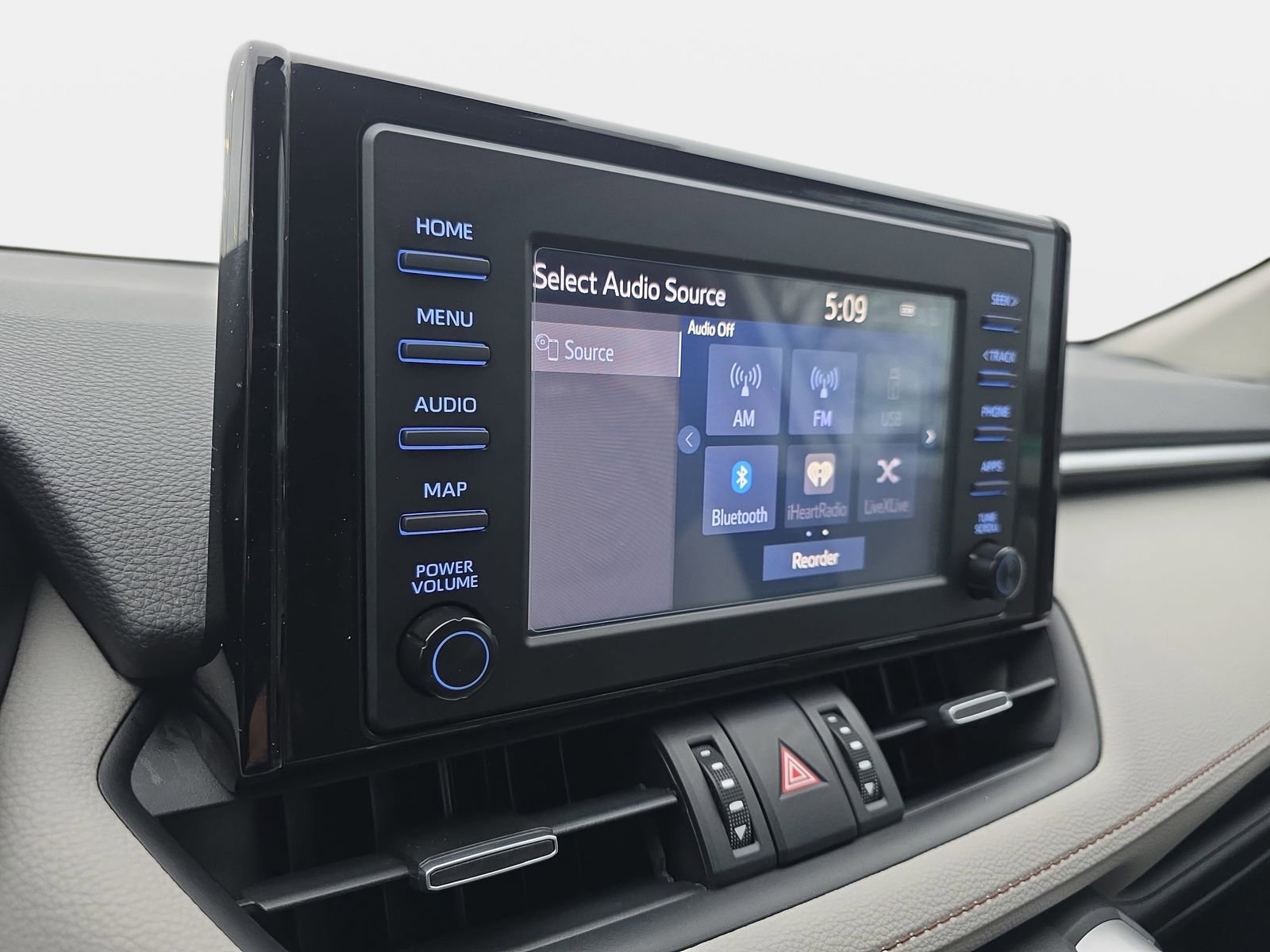 Used 2019 Toyota RAV4 XLE Premium image 22