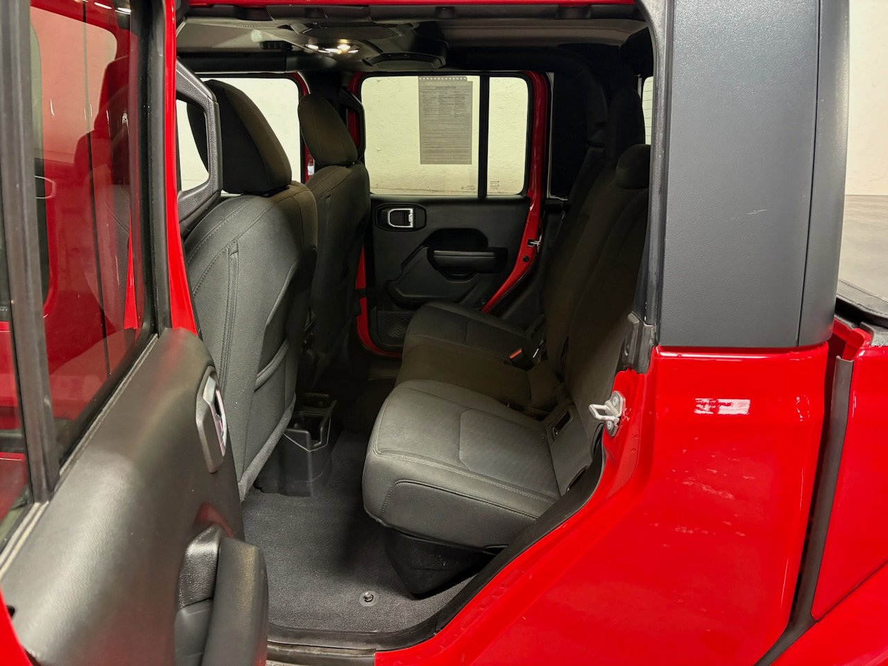 Used 2022 Jeep Gladiator Willys image 11