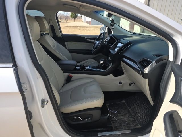 Used 2018 Ford Edge Titanium w/ Ford Safe & Smart Package image 20