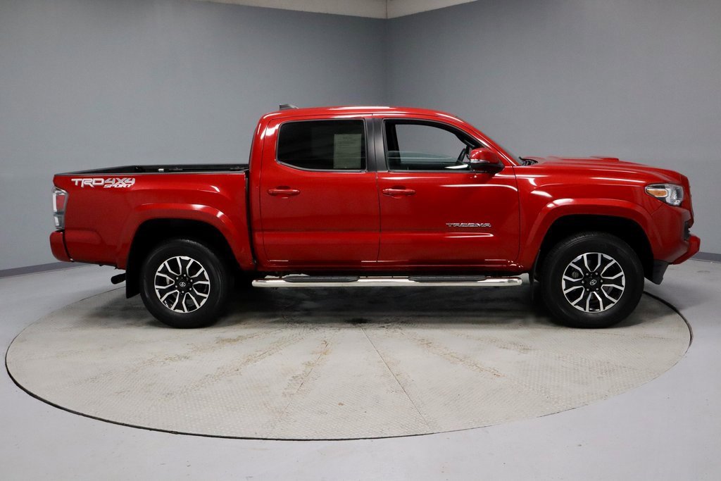 Used 2022 Toyota Tacoma TRD Sport image 11