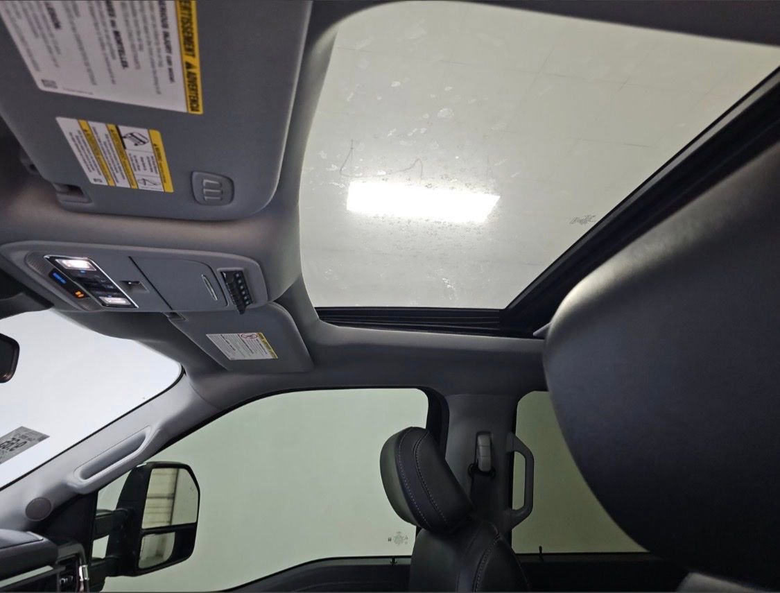 Used 2023 Ford F250 Lariat w/ Sport Appearance Package image 7