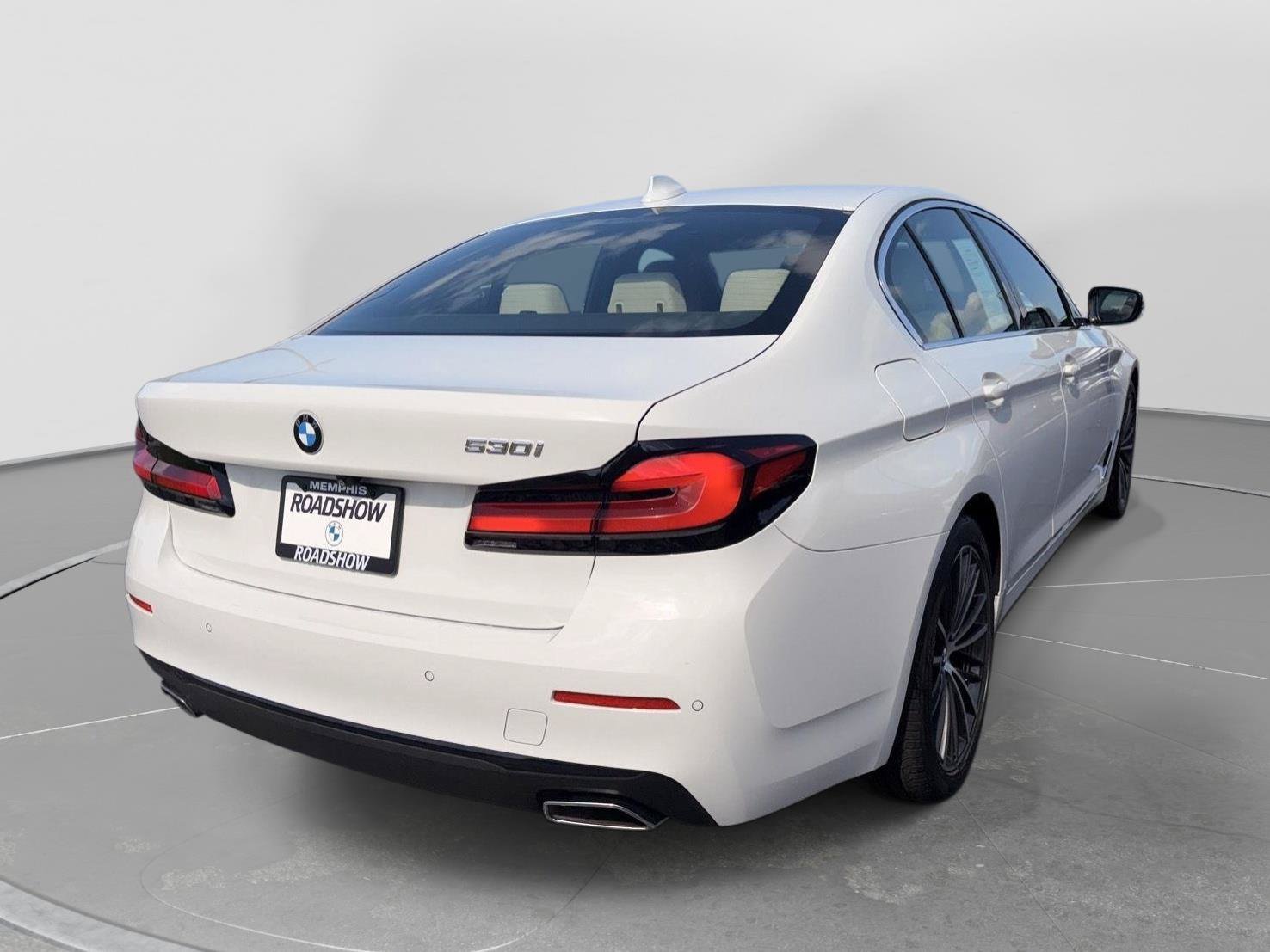 Used 2022 BMW 530i w/ Premium Package RWD image 5