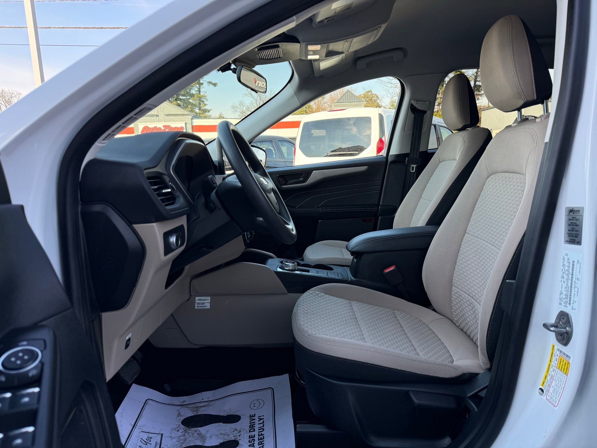 Used 2022 Ford Escape SE image 40