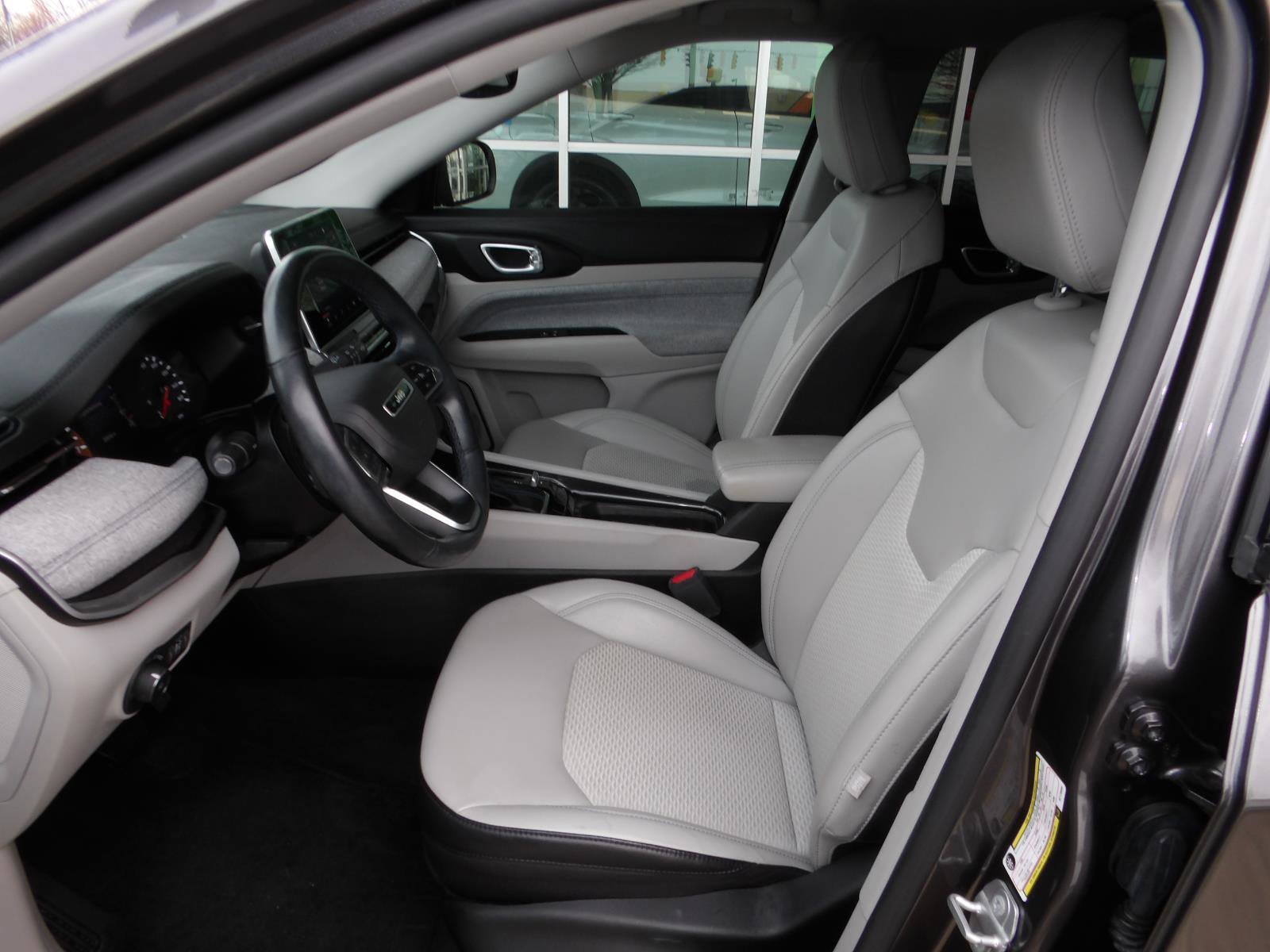 Used 2022 Jeep Compass Latitude w/ Convenience Group image 20