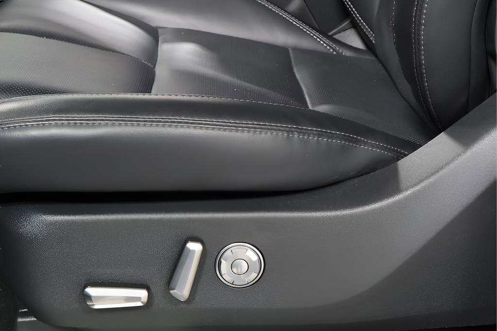 Used 2025 Lincoln Navigator Reserve image 20