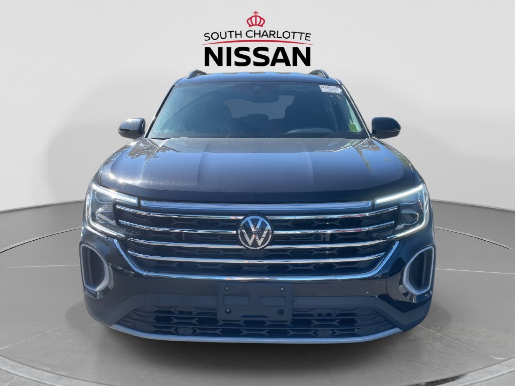 Used 2025 Volkswagen Atlas SE AWD/4WD image 2