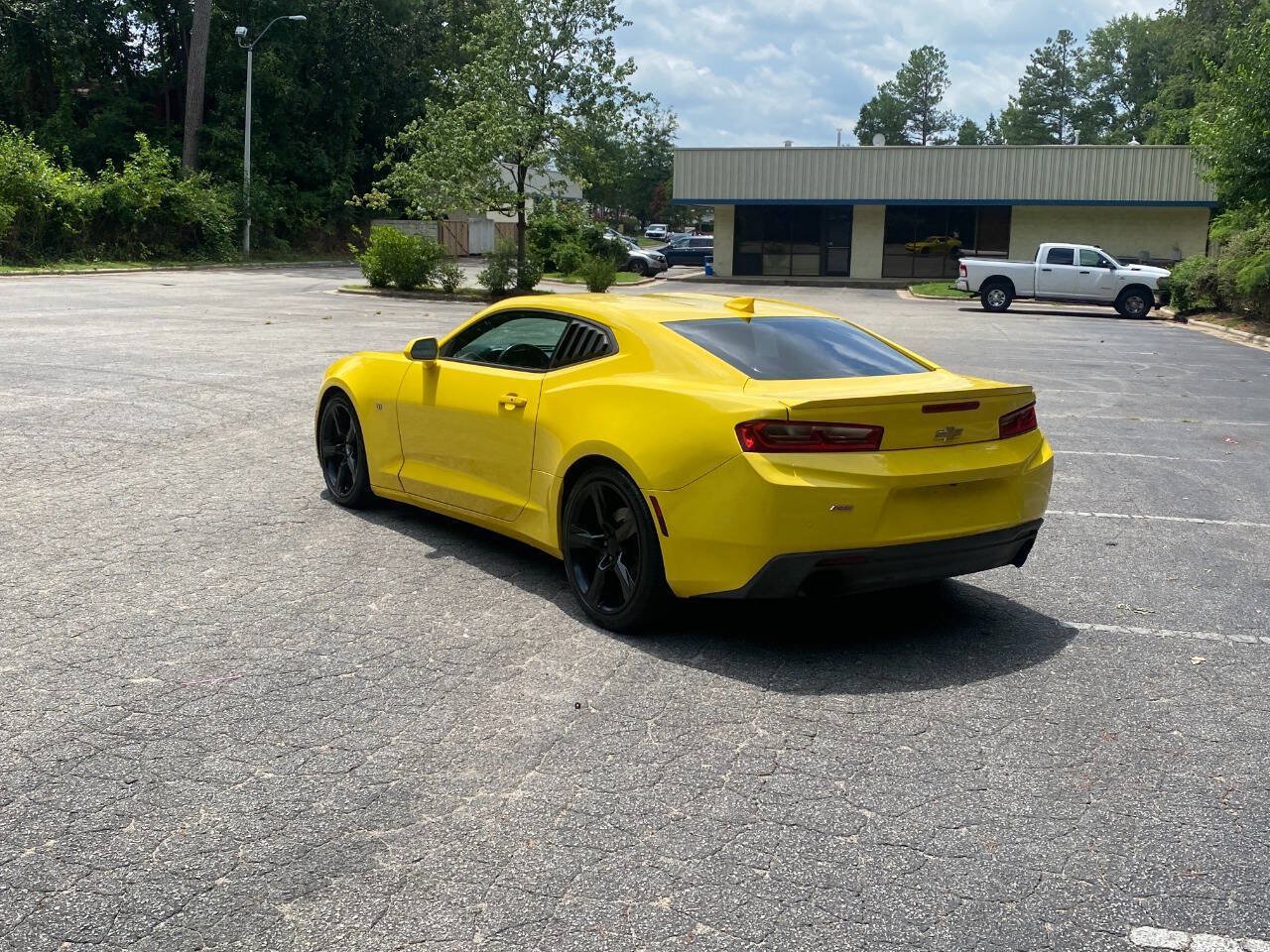 Used 2016 Chevrolet Camaro LT RWD image 7