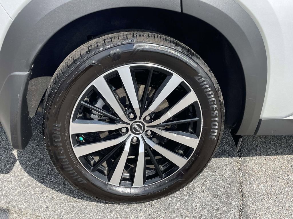 Used 2025 Nissan Pathfinder Platinum w/ Cargo Package image 7