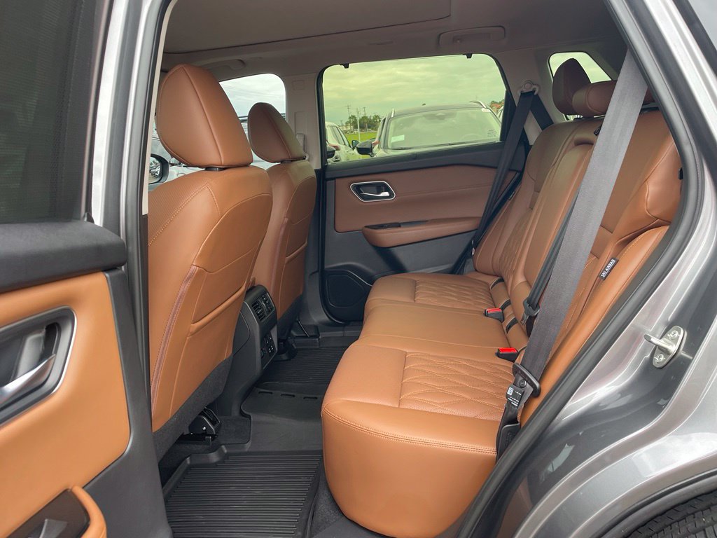 Certified 2026 Nissan Rogue Platinum w/ Platinum Premium Package AWD/4WD image 26