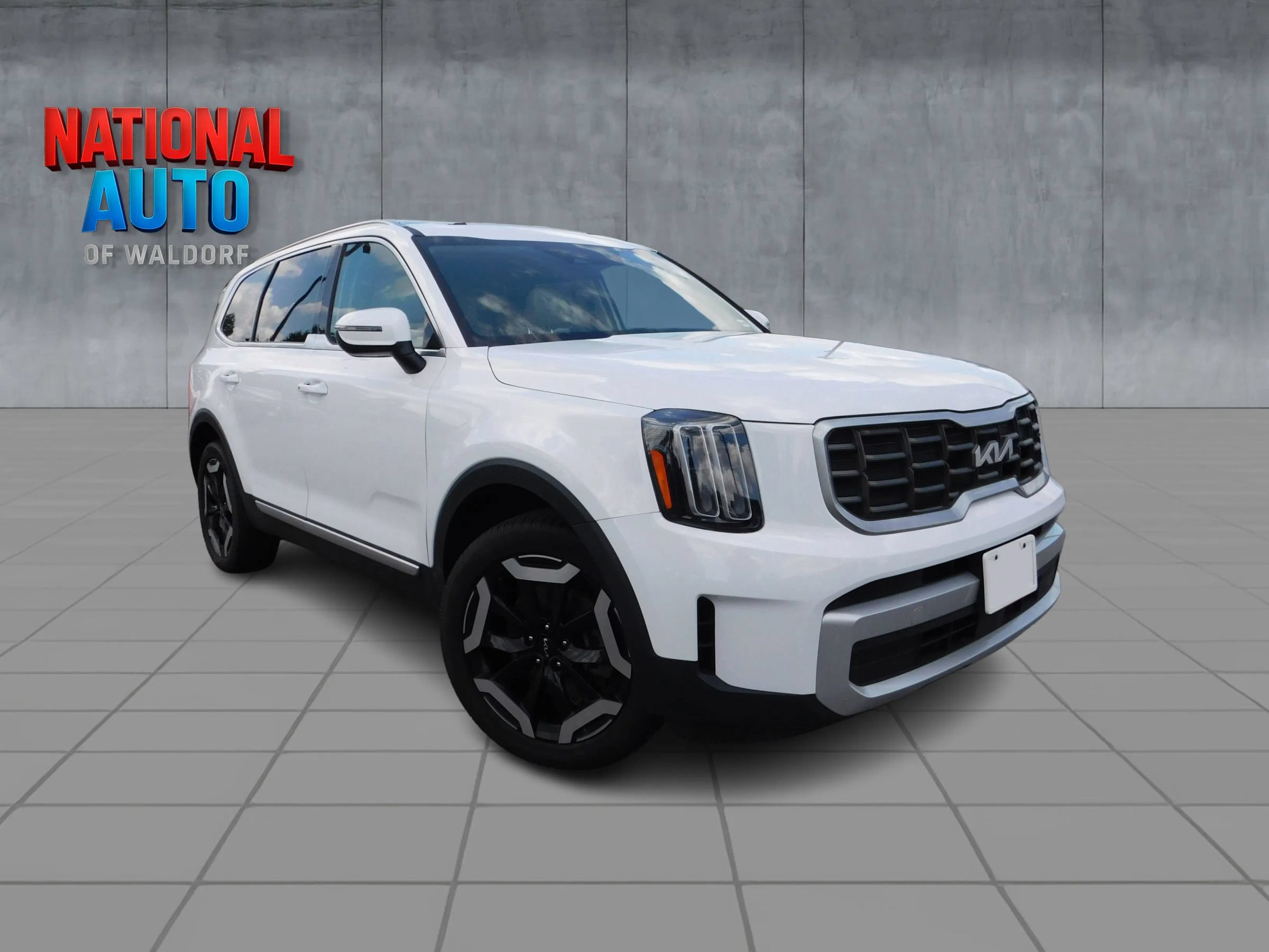 Used 2023 Kia Telluride S w/ S Sunroof Package