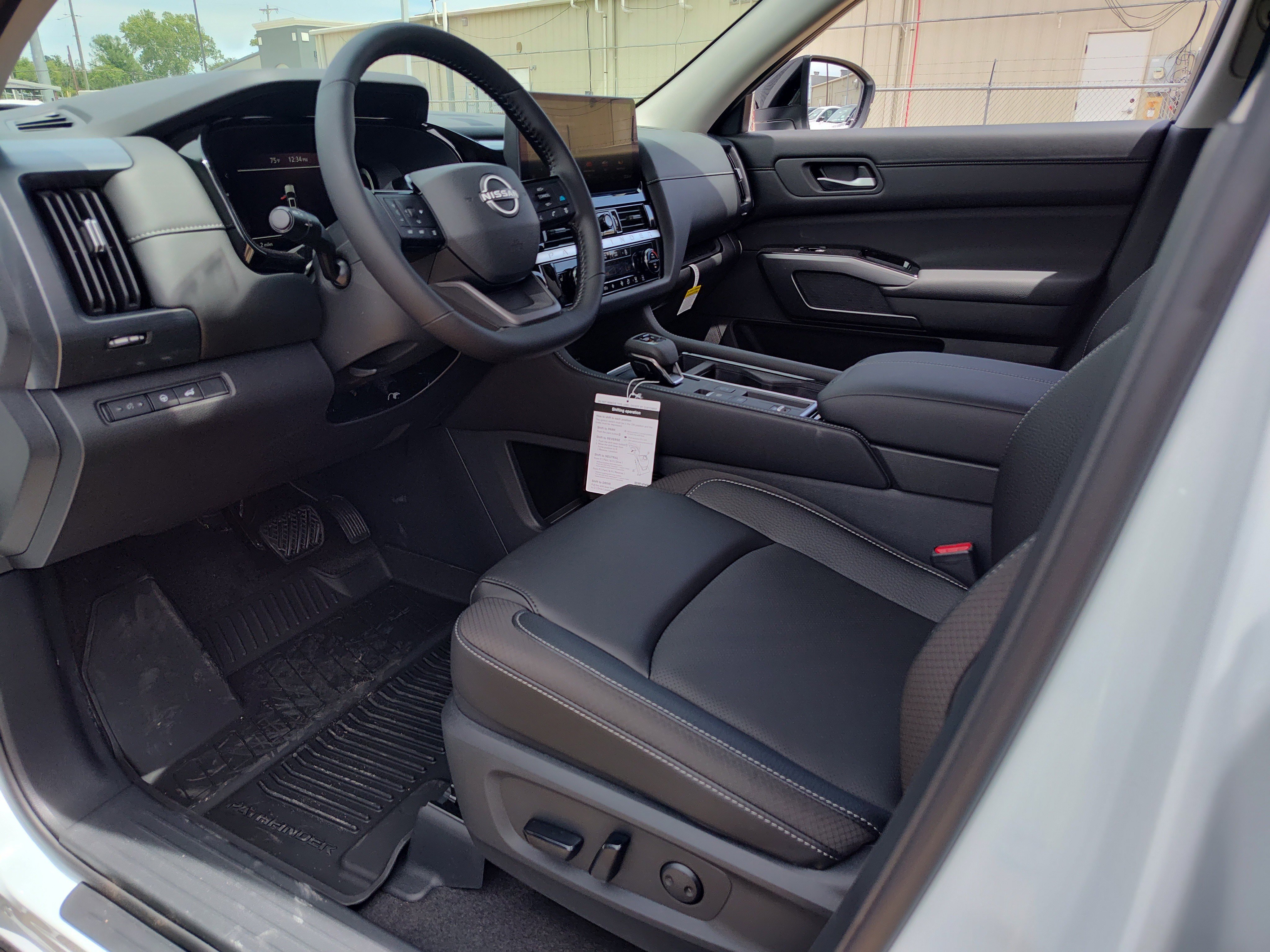 New 2026 Nissan Pathfinder SL FWD image 2