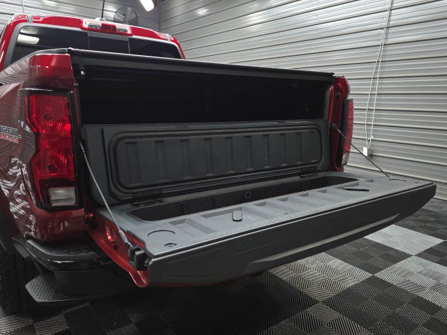 Used 2023 Chevrolet Colorado Trail Boss w/ Technology Package AWD/4WD image 13