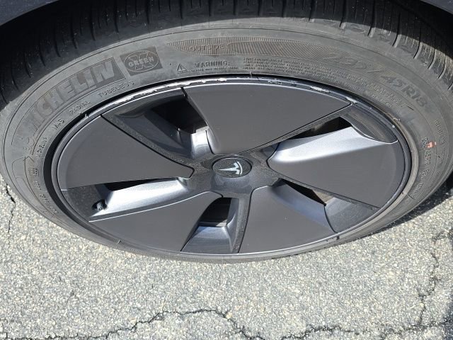 Used 2023 Tesla Model 3 Standard Range image 24